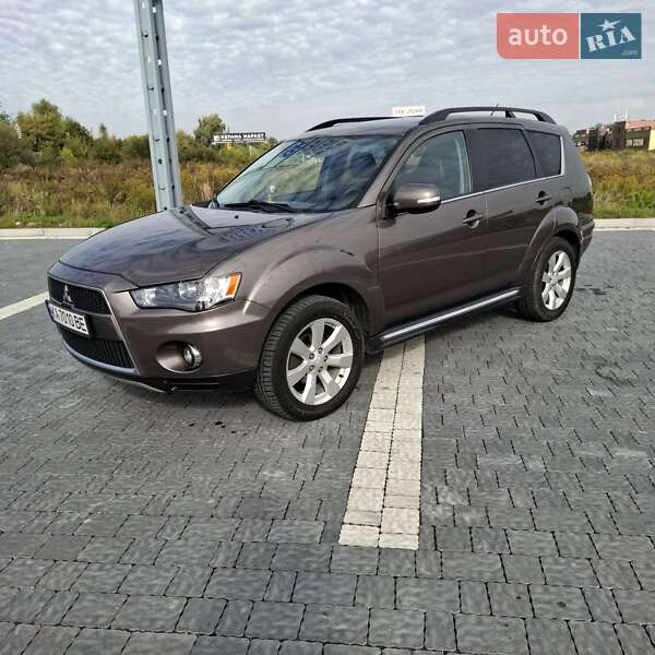 Mitsubishi Outlander 2011