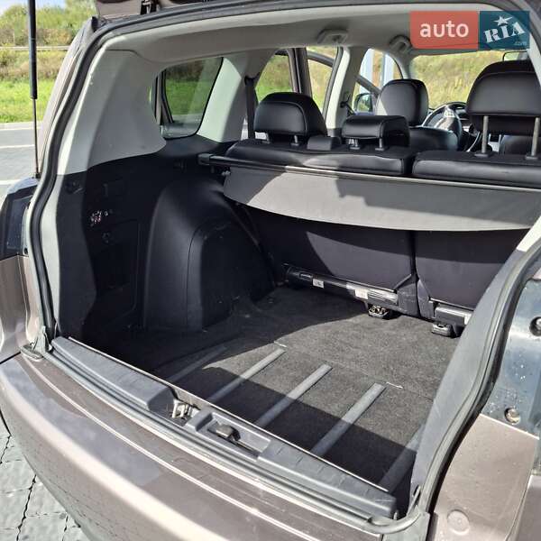 Mitsubishi Outlander 2011