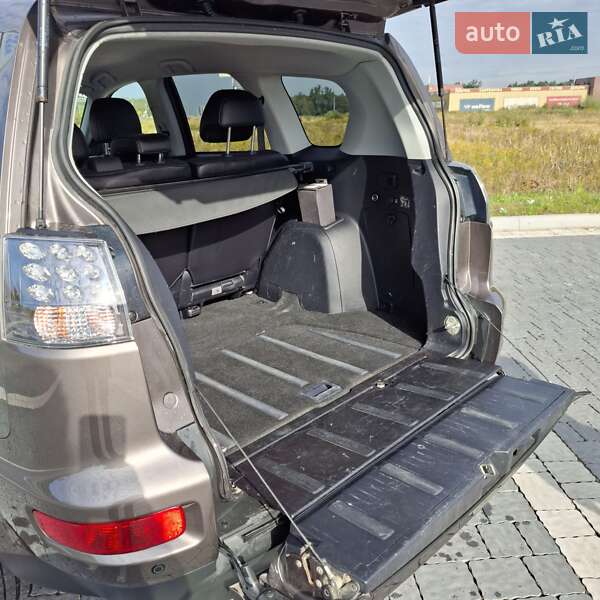 Mitsubishi Outlander 2011