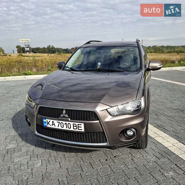 Mitsubishi Outlander 2011