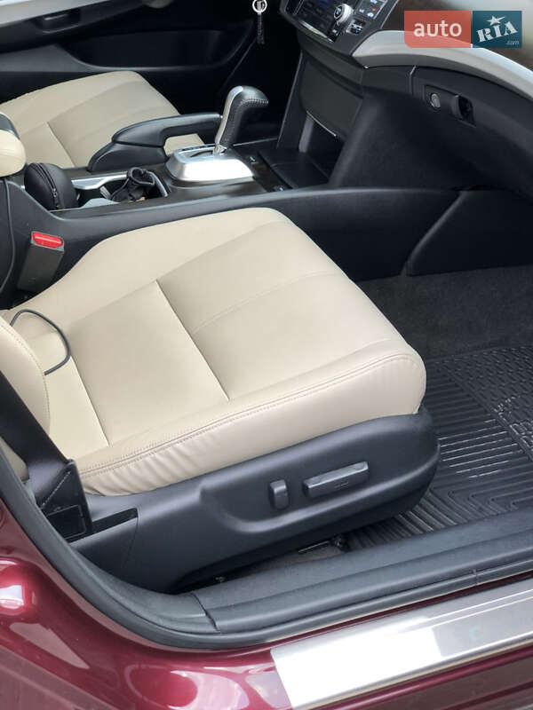 Honda Crosstour 2012