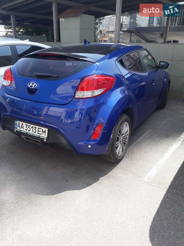 Hyundai Veloster 2013