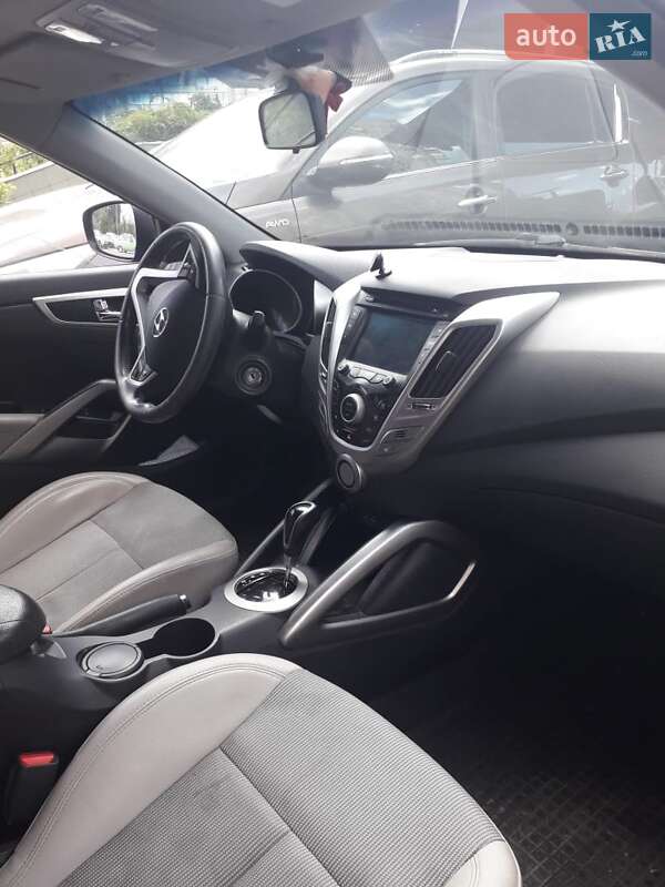 Hyundai Veloster 2013