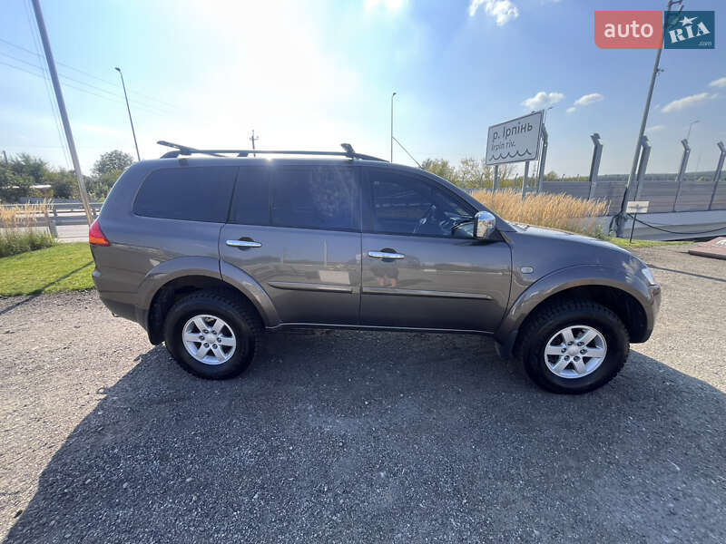 Mitsubishi Pajero Sport 2013