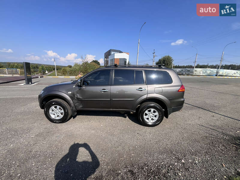 Mitsubishi Pajero Sport 2013