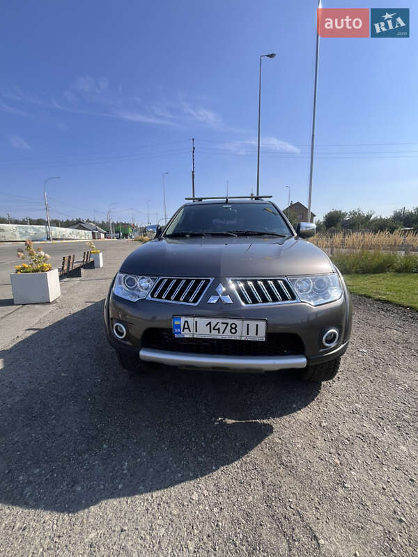 Mitsubishi Pajero Sport 2013