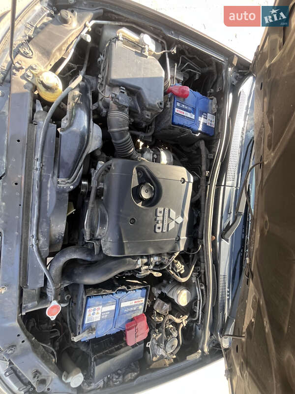 Mitsubishi Pajero Sport 2013