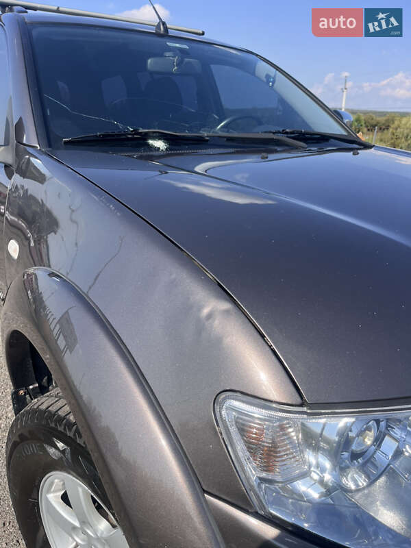 Mitsubishi Pajero Sport 2013