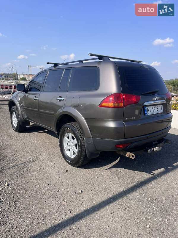 Mitsubishi Pajero Sport 2013