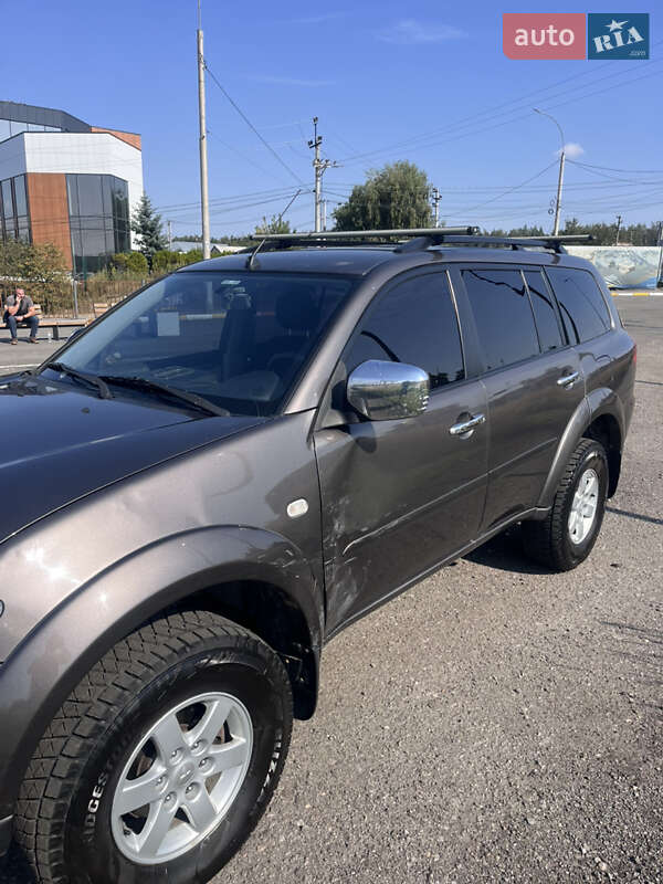 Mitsubishi Pajero Sport 2013