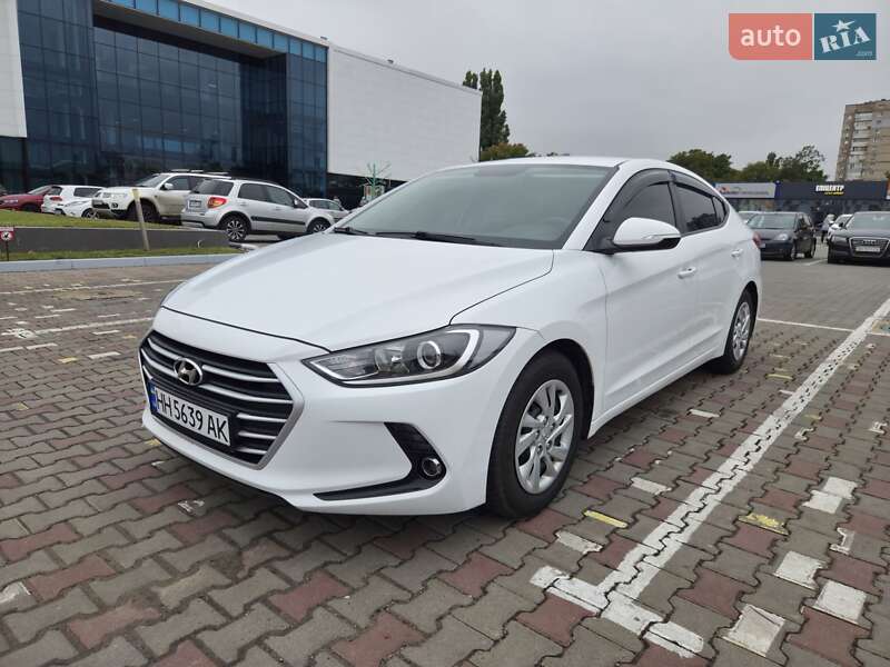 Hyundai Avante 2016