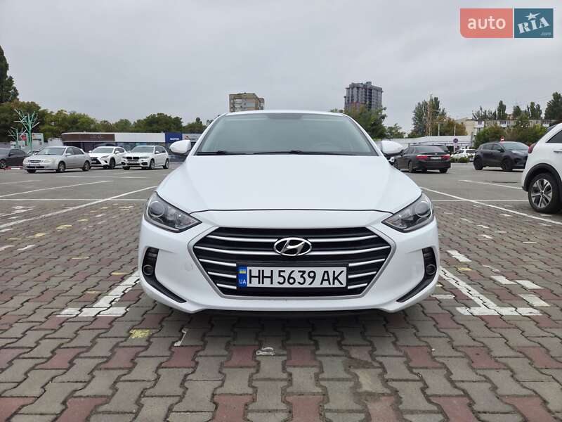 Hyundai Avante 2016