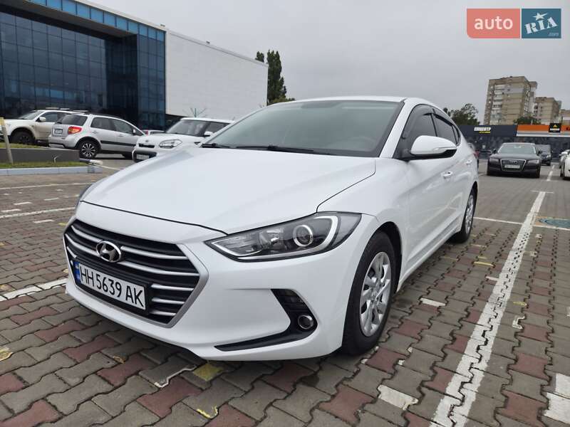 Hyundai Avante 2016