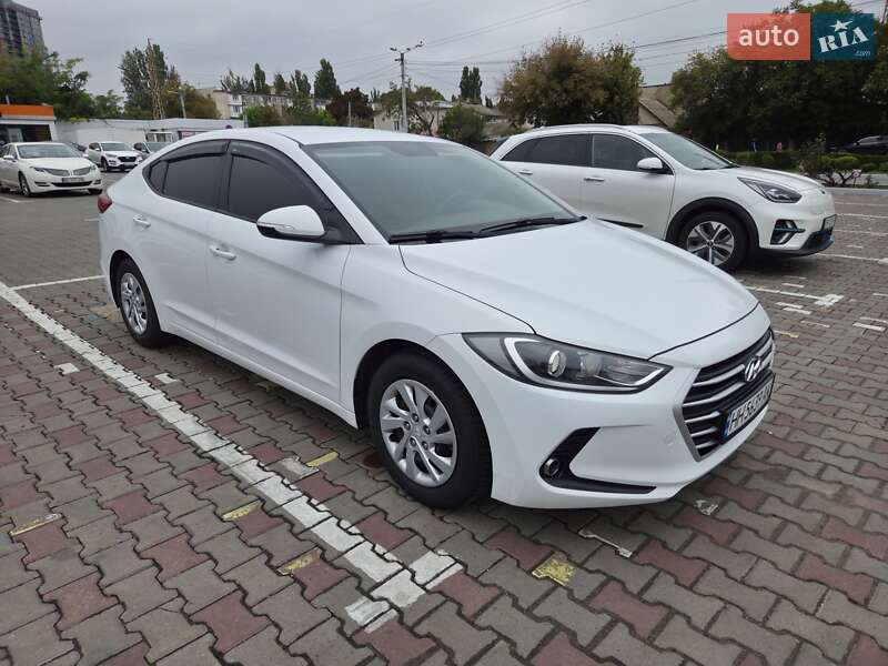 Hyundai Avante 2016