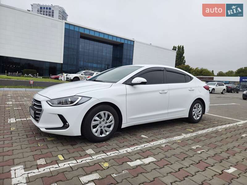 Hyundai Avante 2016