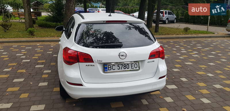 Opel Astra 2011