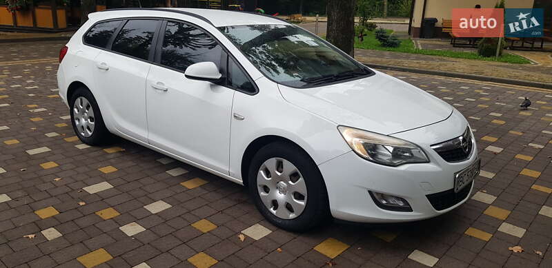 Opel Astra 2011