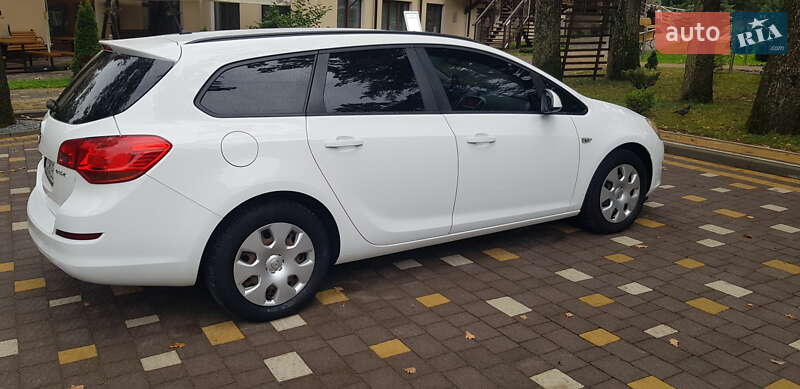 Opel Astra 2011