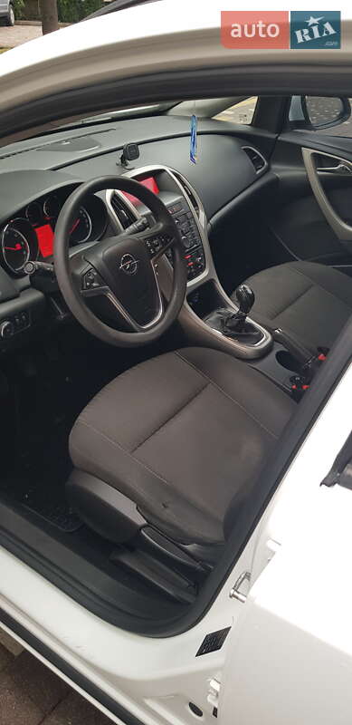 Opel Astra 2011