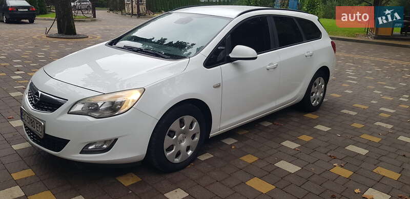 Opel Astra 2011