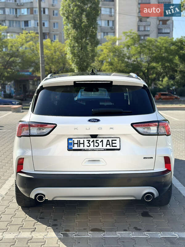 Ford Kuga 2021