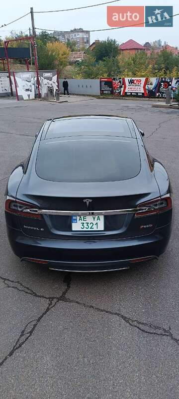 Tesla Model S 2014