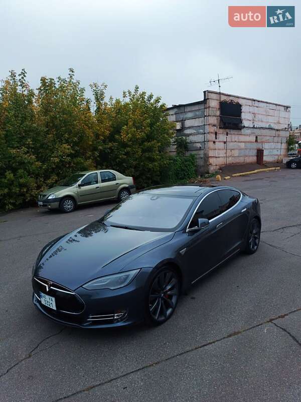 Tesla Model S 2014