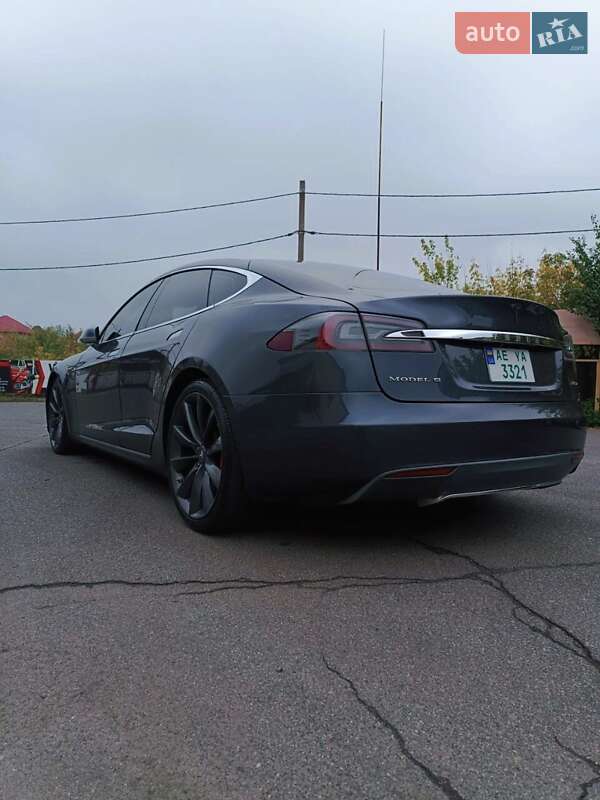 Tesla Model S 2014