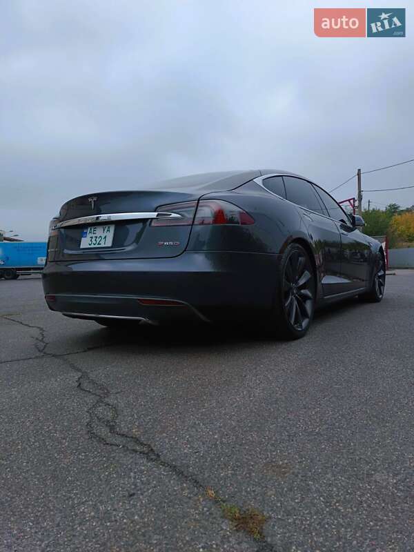 Tesla Model S 2014