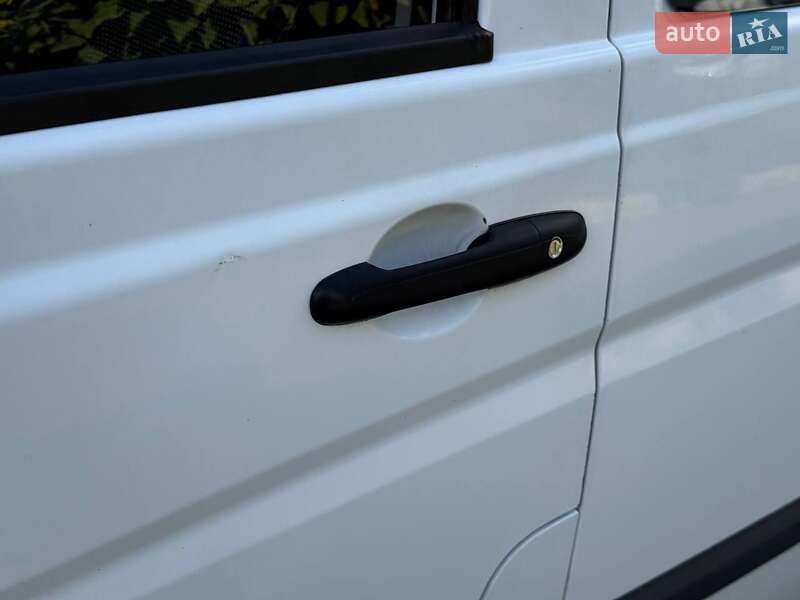 Mercedes-Benz Vito 2013