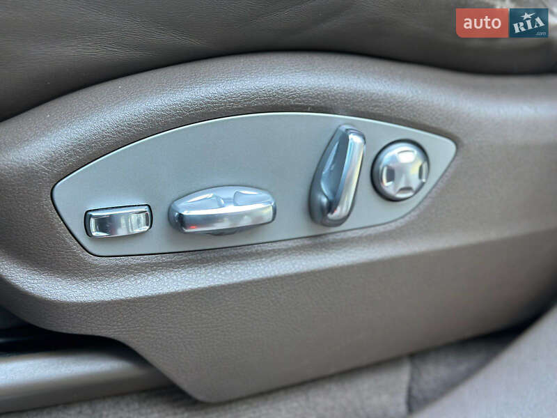 Porsche Cayenne 2012