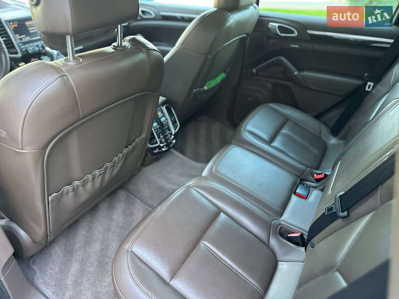 Porsche Cayenne 2012