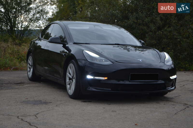 Tesla Model 3 2021