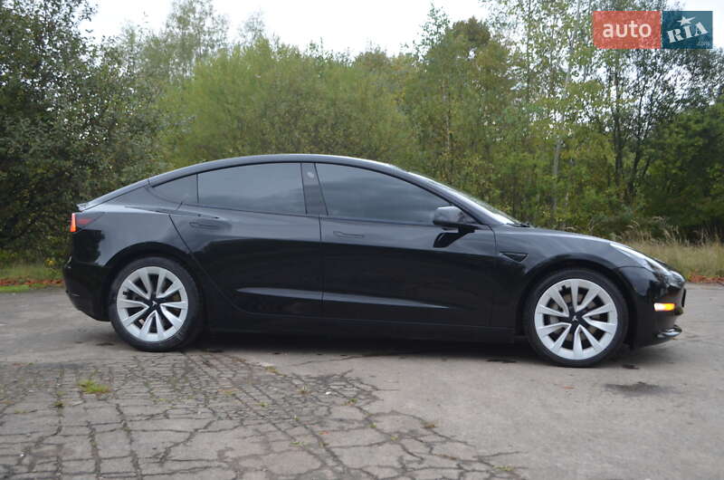 Tesla Model 3 2021
