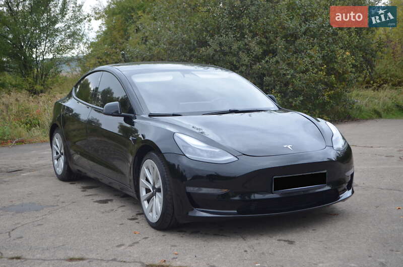 Tesla Model 3 2021