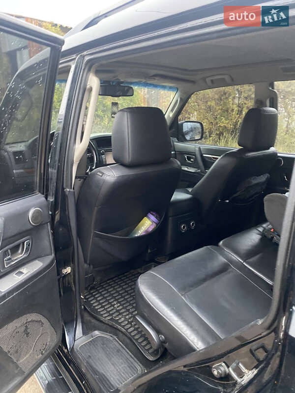 Mitsubishi Pajero Wagon 2010