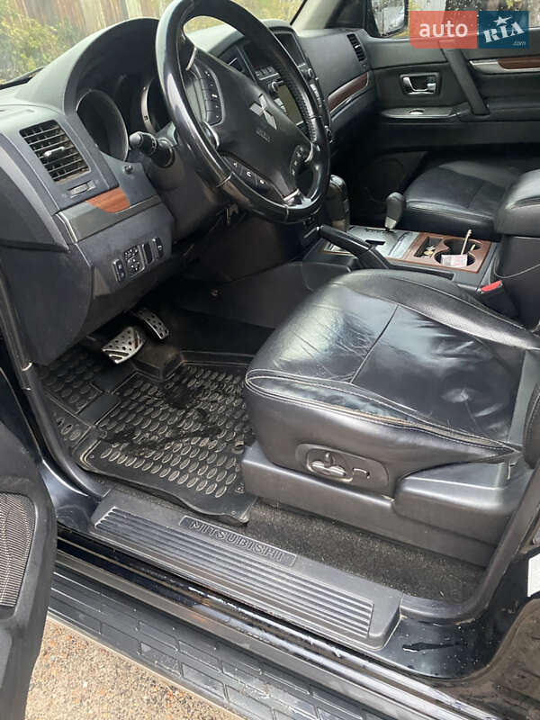 Mitsubishi Pajero Wagon 2010