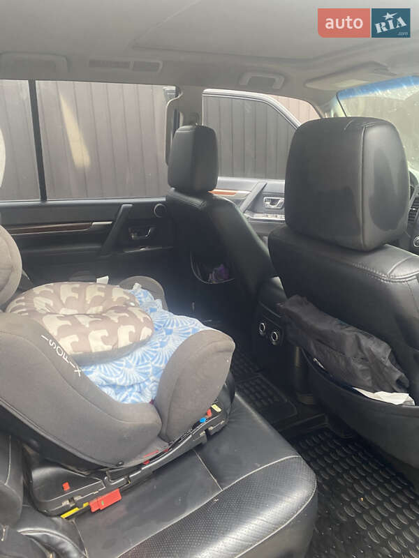 Mitsubishi Pajero Wagon 2010