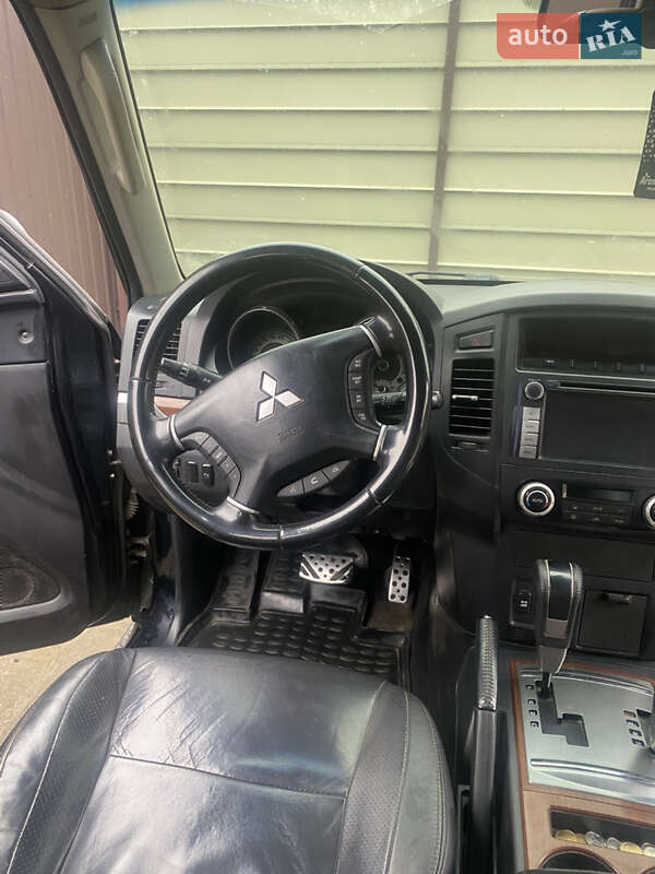 Mitsubishi Pajero Wagon 2010