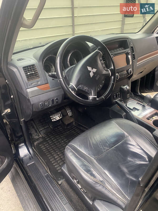 Mitsubishi Pajero Wagon 2010