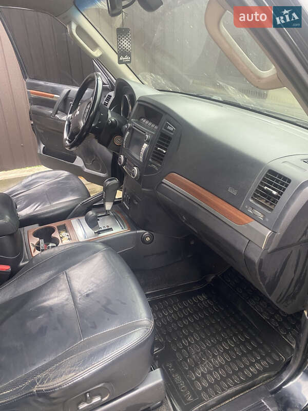 Mitsubishi Pajero Wagon 2010