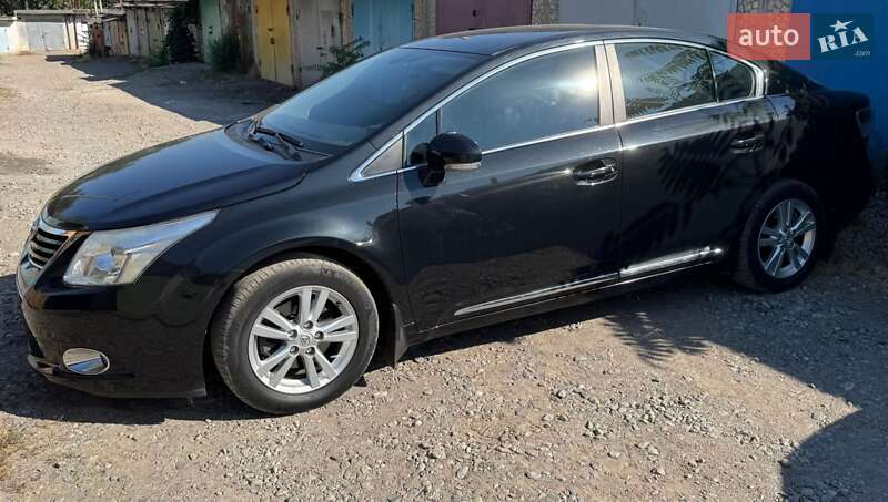 Toyota Avensis 2011