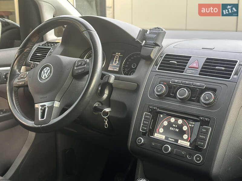 Volkswagen Touran 2014