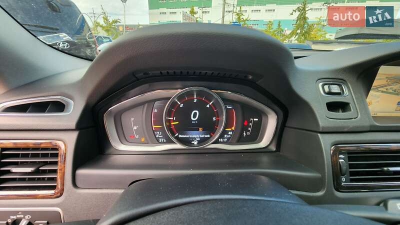 Volvo XC70 2015