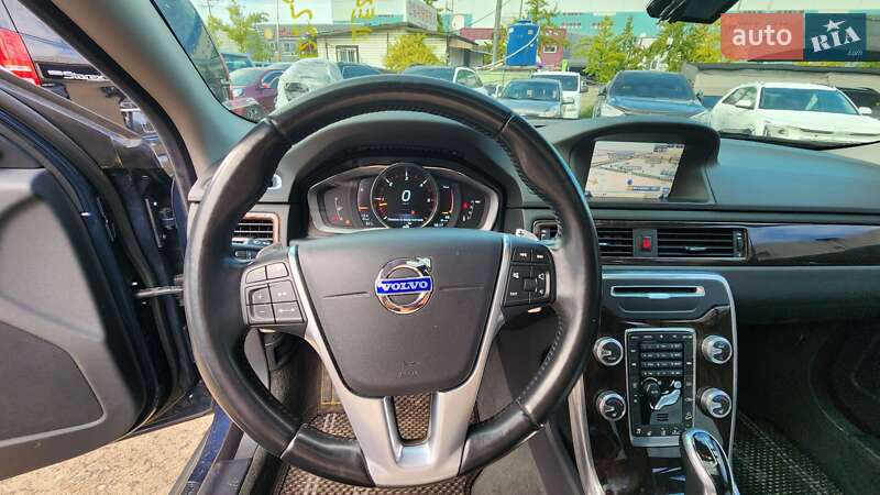 Volvo XC70 2015