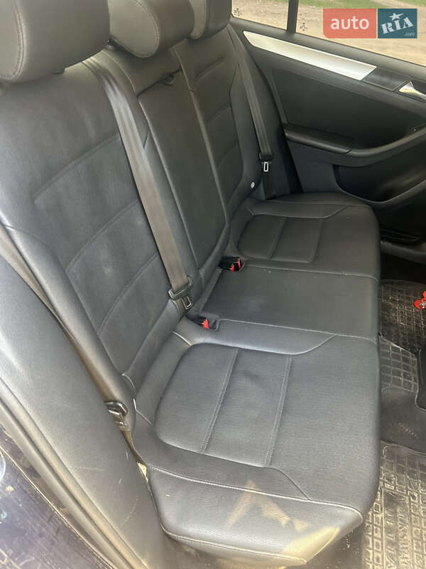 Volkswagen Jetta 2011