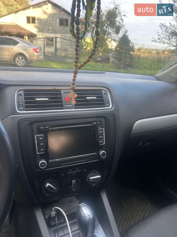 Volkswagen Jetta 2011