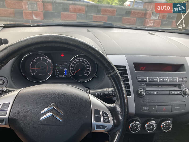 Citroen C-Crosser 2012