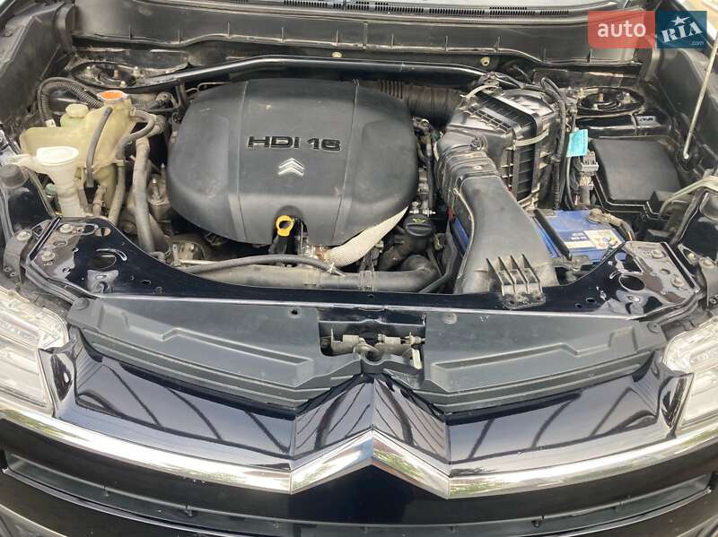 Citroen C-Crosser 2012