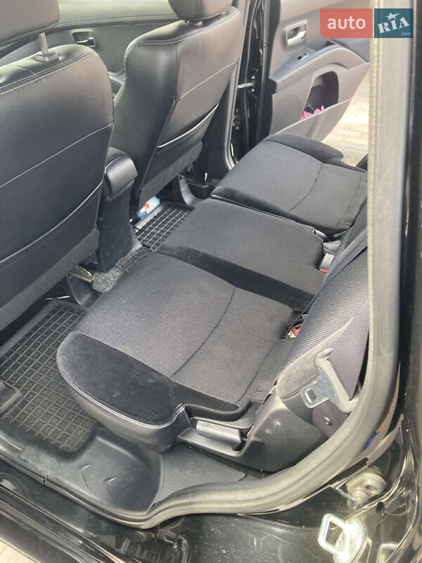 Citroen C-Crosser 2012